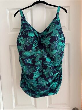 📌L.L. Bean 22W Navy/Teal Floral V-Neck Tankini Top